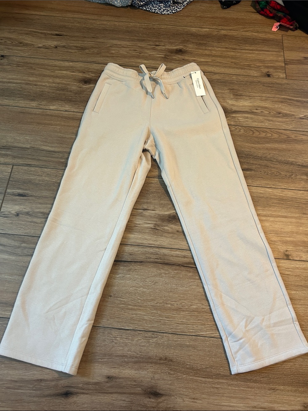 Calvin Klein Women's Cream Sweatpants with Drawstring